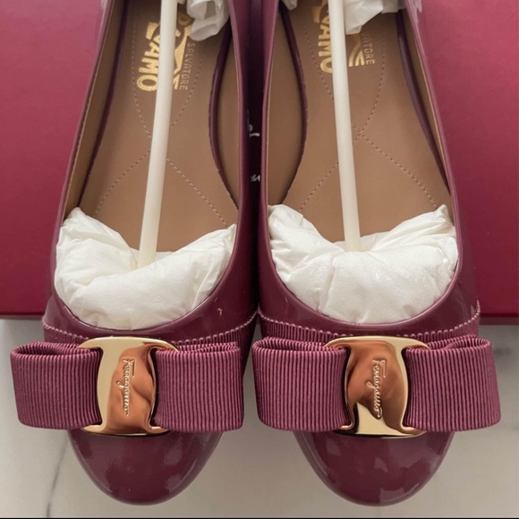 Ferragamo - Picture 1 of 4